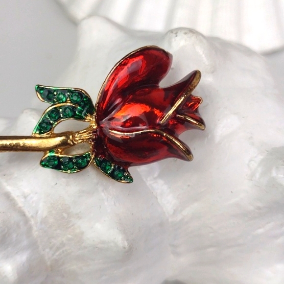 Metallic Red Christmas Rose & Kelly Green Rhinestone Leaves Gold Tone Brooch Pin - Picture 2 of 8